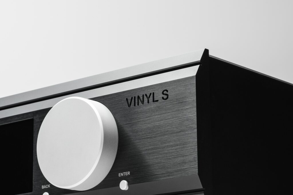 Nu-Vista-Vinyl-S-Black-detail-1
